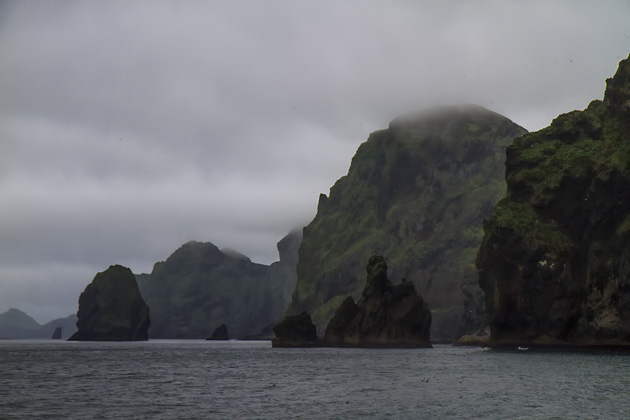 Read more about the article A Boat Trip Around Heimaey